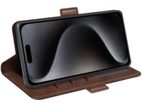 Veganes Flip Case Leder Etui Hülle mit Karten Fächer und Sichtfenster für Apple iPhone 15 Pro Max in mokka von Screenguard