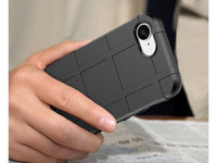 Widerstandsfähige, stabile Outdoor Sport Hülle für das Apple iPhone 16e für Handwerker, Baustelle, Business, äusserst stabil mit erhöhten Rändern und Kanten in schwarz von Screenguard