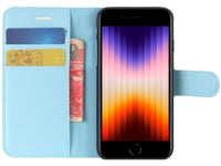 Lederhülle Karten Wallet Ledertasche Etui für Apple iPhone SE 2022 in hellblau von Screenguard