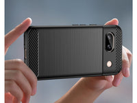 Flexible Handy Schutzhülle mit gebürster Carbon Textur auf der Rückseite für zum Schutz des Google Pixel 8a  Display und Gehäuse Case in schwarz von Screenguard