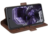 Veganes Flip Case Leder Etui Hülle mit Karten Fächer und Sichtfenster für Google Pixel 8a in mokka von Screenguard