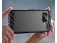 Flexible Handy Schutzhülle mit gebürster Carbon Textur auf der Rückseite für zum Schutz des Google Pixel 9a  Display und Gehäuse Case in schwarz von Screenguard