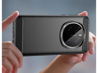 Flexible Handy Schutzhülle mit gebürster Carbon Textur auf der Rückseite für zum Schutz des Honor Magic7 Pro  Display und Gehäuse Case in schwarz von Screenguard