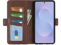 Veganes Flip Case Leder Etui Hülle mit Karten Fächer und Sichtfenster für Samsung Galaxy S25 Edge in mokka von Screenguard