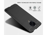 Flexible Handy Schutzhülle mit gebürster Carbon Textur auf der Rückseite für zum Schutz des Xiaomi Poco F2 Pro  Display und Gehäuse Case in schwarz von Screenguard